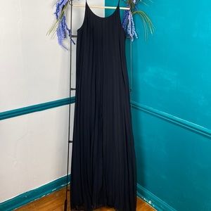 BCBG generation extra small black pleated maxi dress